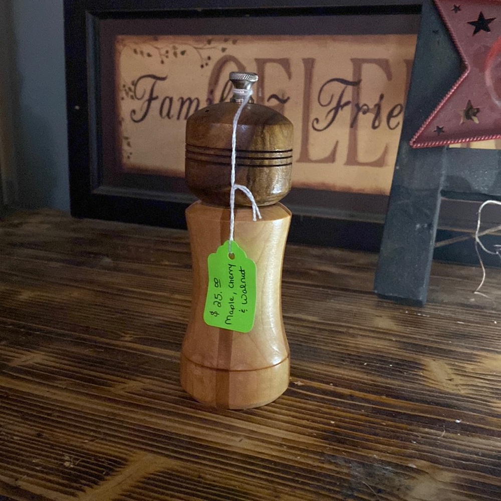 Salt mill grinder